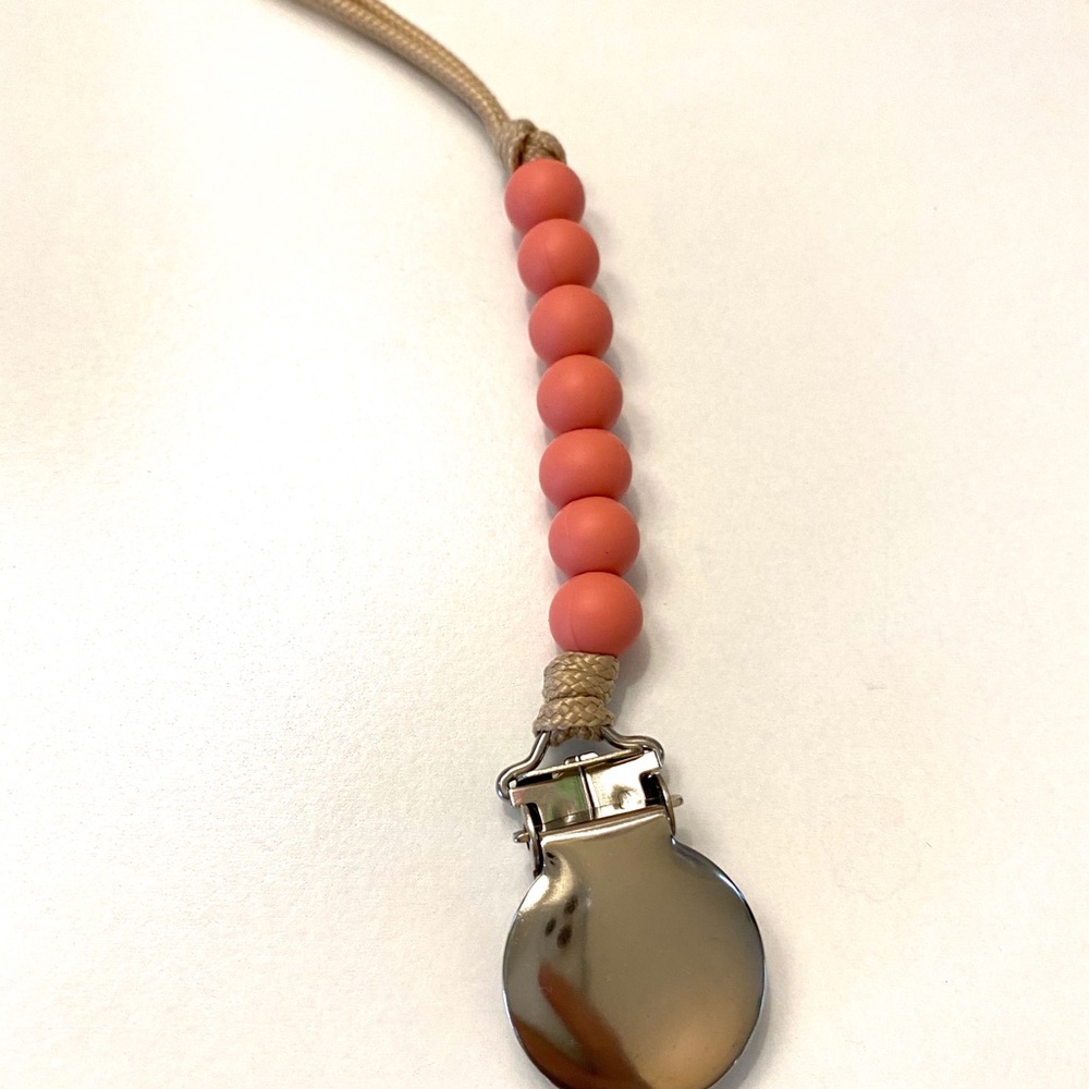 Pacifier clip